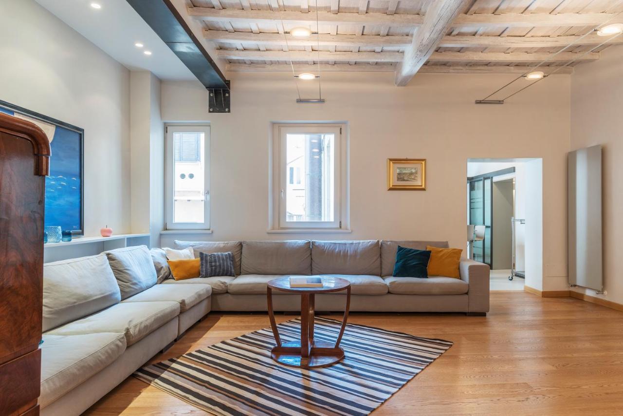 Piazza Navona Elegant Apartment ローマ エクステリア 写真