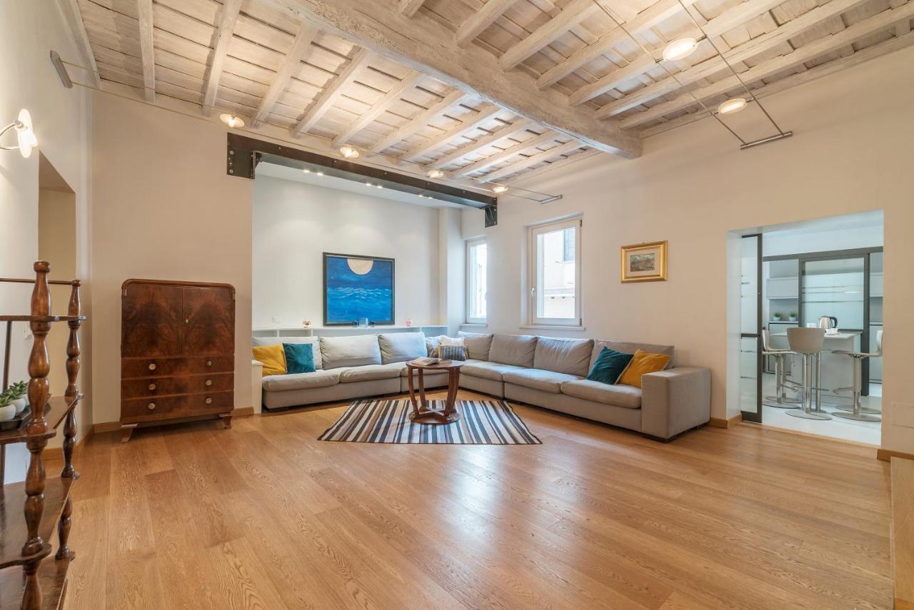 Piazza Navona Elegant Apartment ローマ エクステリア 写真