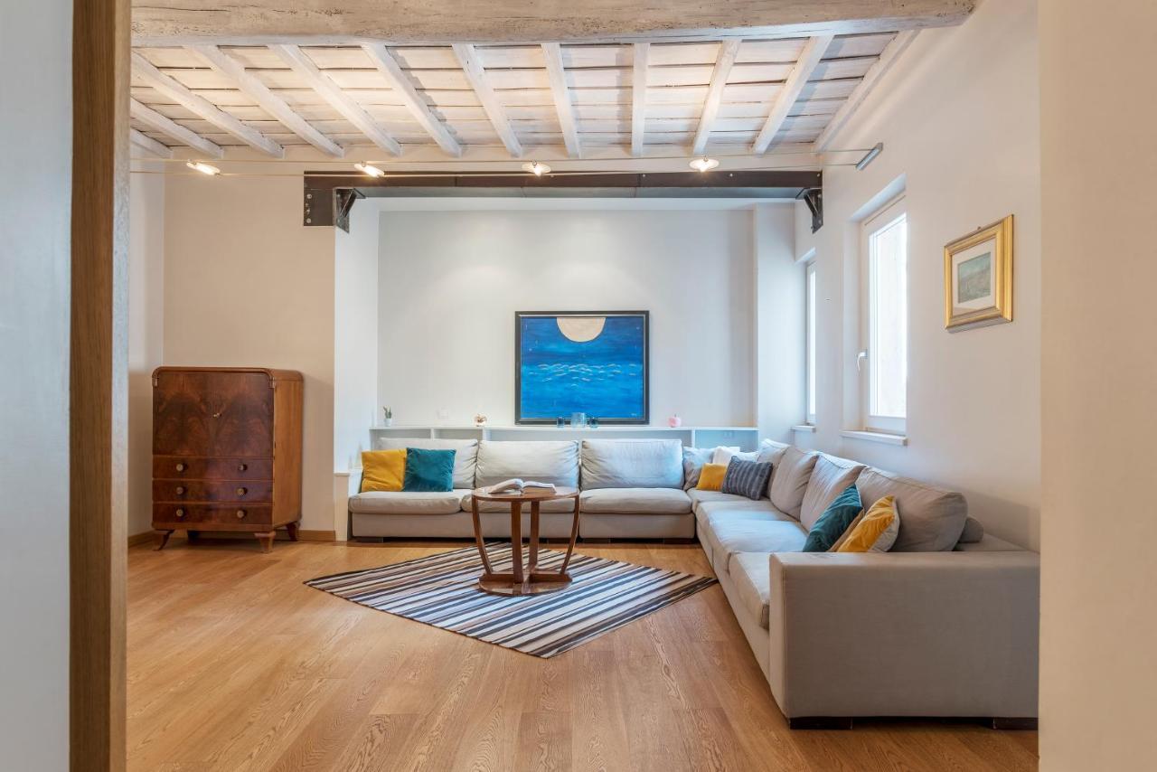 Piazza Navona Elegant Apartment ローマ エクステリア 写真